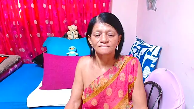 SLUTTYROXY online show from April 2026 05:48:02 AM