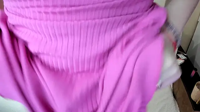 Snapshot of nikkiRyd chatting on December 2025 12:11:02 PM nikkiRyd online show from December 2025 12:11:02 PM