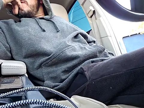 Snapshot of UncutHammer69 chatting on November 2025 12:21:01 AM UncutHammer69 online show from November 2025 12:21:01 AM