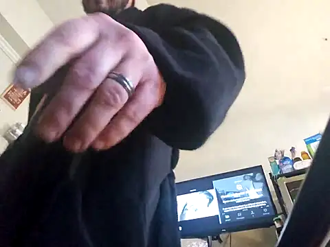 Snapshot of UncutHammer69 chatting on January 2026 05:27:02 PM UncutHammer69 online show from January 2026 05:27:02 PM