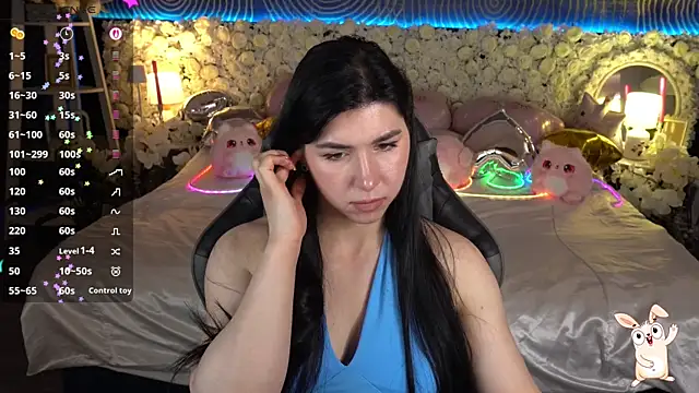 Snapshot of EmilyCandyy chatting on May 2026 06:10:02 AM EmilyCandyy online show from May 2026 06:10:02 AM
