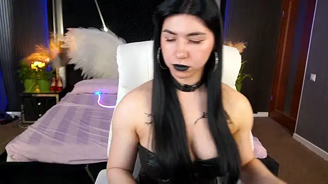 Snapshot of EmilyCandyy chatting on May 2026 06:40:02 AM EmilyCandyy online show from May 2026 06:40:02 AM