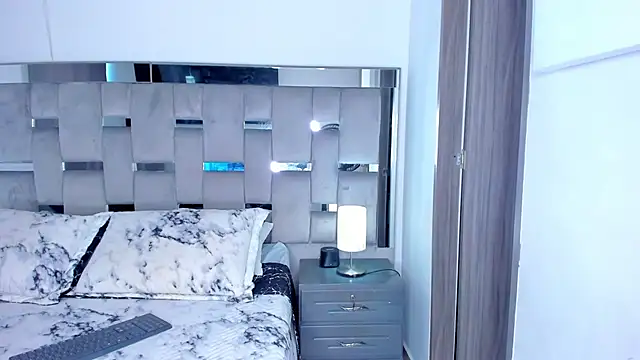 Cammiila online show from November 2025 08:53:01 PM