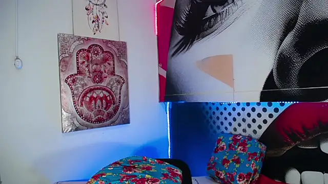 karlaveckyts online show from February 2025 08:45:01 PM