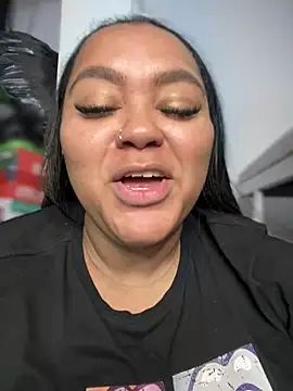 yanza2002 online show from February 2025 11:48:02 PM