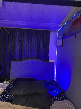 yanza2002 online show from October 2025 11:09:01 PM