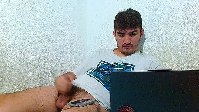 Snapshot of biglatin80 chatting on March 2025 07:15:01 AM biglatin80 online show from March 2025 07:15:01 AM