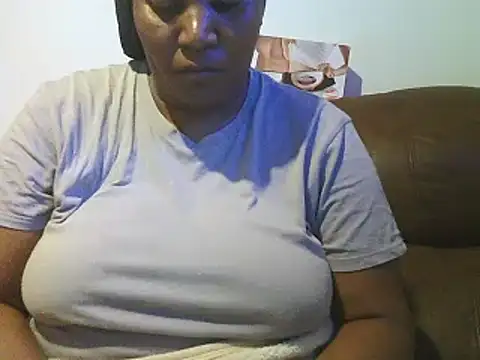 Snapshot of ebonytitts4u chatting on March 2025 04:38:02 AM ebonytitts4u online show from March 2025 04:38:02 AM