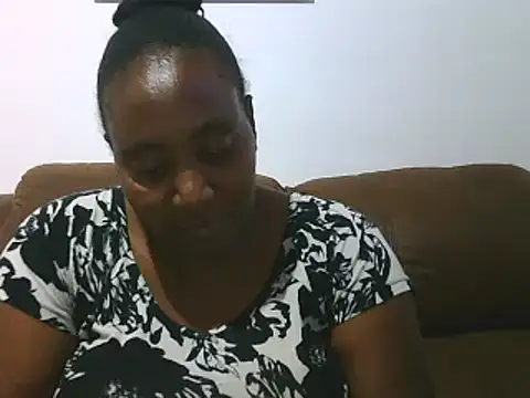 Snapshot of ebonytitts4u chatting on February 2026 07:21:01 PM ebonytitts4u online show from February 2026 07:21:01 PM