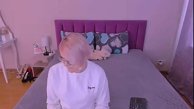 sabrinamacmarren online show from February 2026 06:43:02 AM