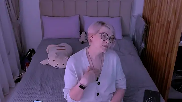 sabrinamacmarren online show from March 2026 05:06:01 PM