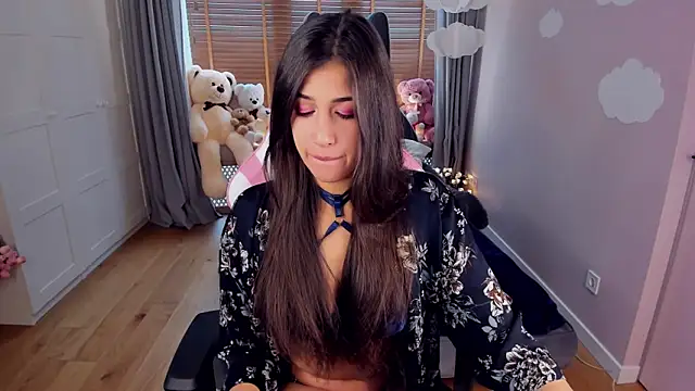 Snapshot of MiaSilkX chatting on October 2025 12:19:02 PM MiaSilkX online show from October 2025 12:19:02 PM