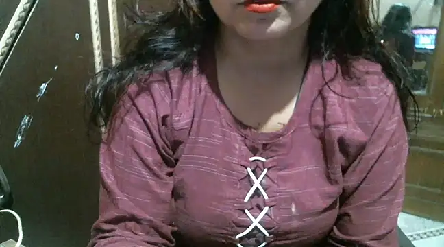 Snapshot of UrsMansi chatting on March 2025 06:08:02 PM UrsMansi online show from March 2025 06:08:02 PM