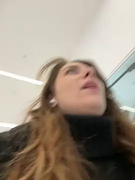 MariiD online show from December 2024 07:40:01 AM