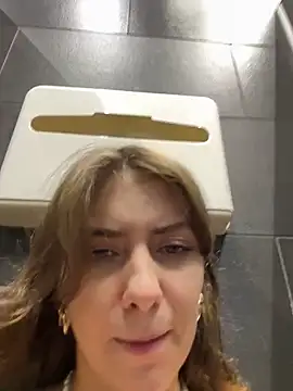 MariiD online show from December 2024 10:14:02 AM