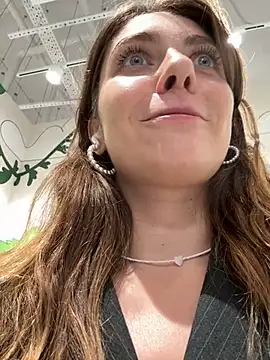 MariiD online show from December 2024 11:40:01 AM