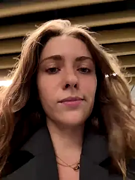 MariiD online show from October 2025 12:17:01 PM