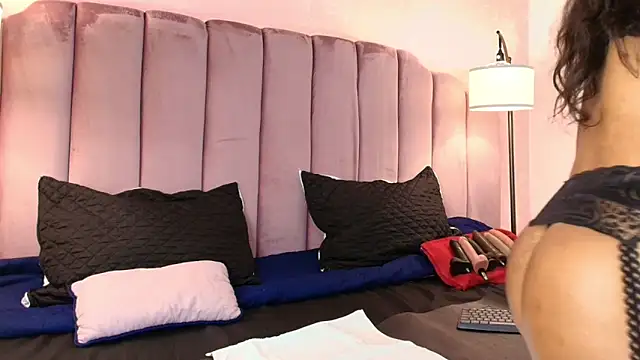 Snapshot of HallyBans chatting on March 2025 07:17:01 PM HallyBans online show from March 2025 07:17:01 PM