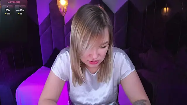 Snapshot of BellaDreamy chatting on March 2025 05:24:02 AM BellaDreamy online show from March 2025 05:24:02 AM