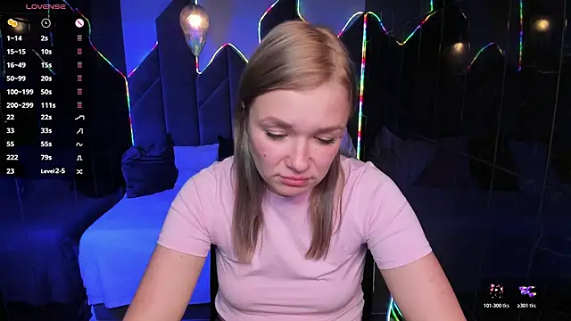 Snapshot of BellaDreamy chatting on October 2025 05:35:02 PM BellaDreamy online show from October 2025 05:35:02 PM