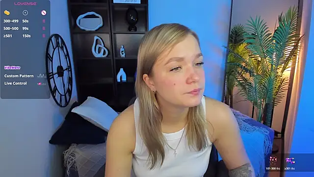 Snapshot of BellaDreamy chatting on November 2025 09:19:02 AM BellaDreamy online show from November 2025 09:19:02 AM