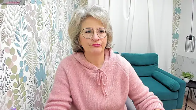 Snapshot of EvelynJoyful chatting on December 2024 05:17:01 AM EvelynJoyful online show from December 2024 05:17:01 AM