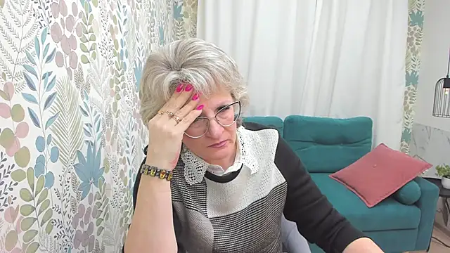 Snapshot of EvelynJoyful chatting on March 2025 05:38:01 AM EvelynJoyful online show from March 2025 05:38:01 AM