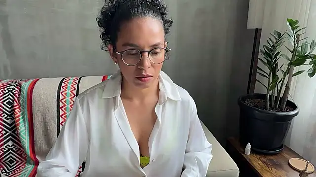 Snapshot of illaroom chatting on May 2026 07:32:01 PM illaroom online show from May 2026 07:32:01 PM