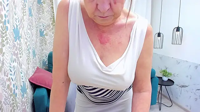 LindaPassionate online show from May 2026 05:43:02 PM