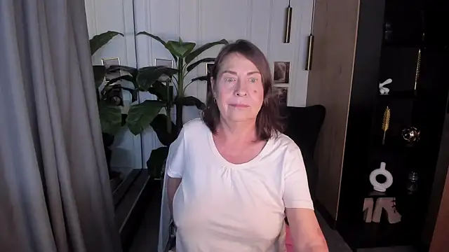 LindaPassionate online show from July 2026 05:22:01 PM