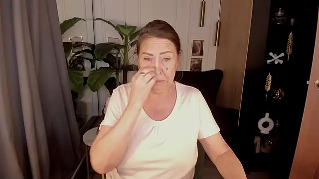 LindaPassionate online show from July 2026 04:50:01 PM