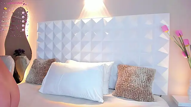 Snapshot of myax_evans chatting on March 2025 11:40:01 AM myax evans online show from March 2025 11:40:01 AM