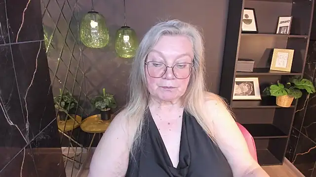Snapshot of NataliMellow chatting on May 2026 04:04:02 PM NataliMellow online show from May 2026 04:04:02 PM