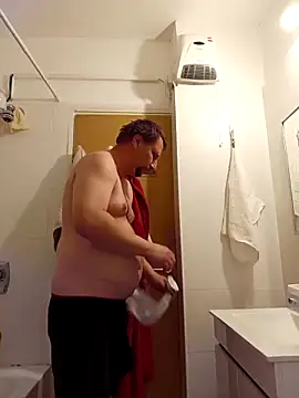 Snapshot of Miki20677 chatting on February 2025 05:32:02 PM Miki20677 online show from February 2025 05:32:02 PM