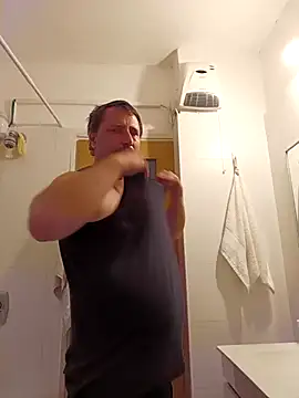 Snapshot of Miki20677 chatting on March 2025 04:57:02 PM Miki20677 online show from March 2025 04:57:02 PM