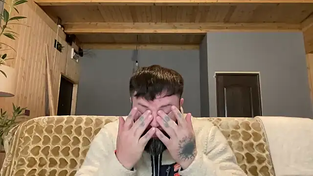 Snapshot of AlphaSparks chatting on November 2025 03:50:02 AM AlphaSparks online show from November 2025 03:50:02 AM