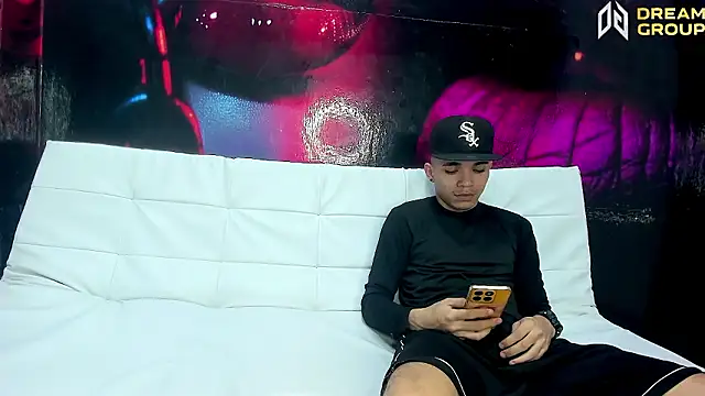 AmazingPartys online show from February 2026 07:40:01 PM