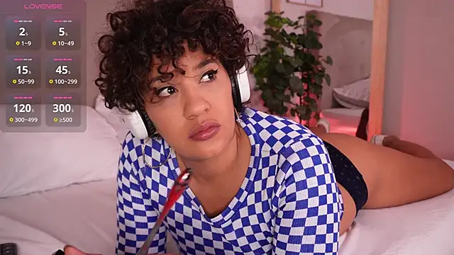 cinnamon afrodit online show from September 2025 07:47:02 PM