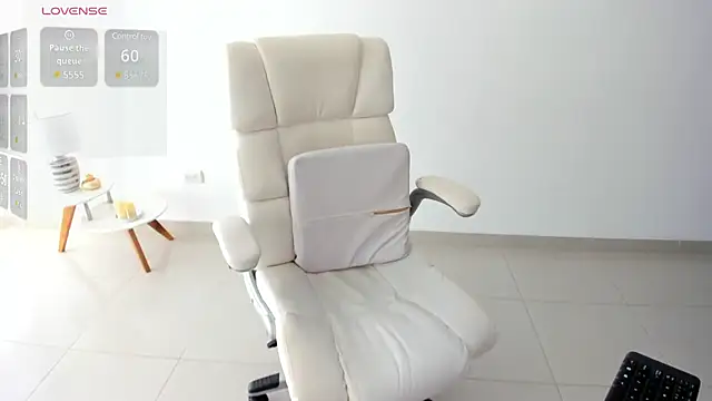 Snapshot of renata_t_ chatting on January 2025 02:14:01 PM renata t online show from January 2025 02:14:01 PM