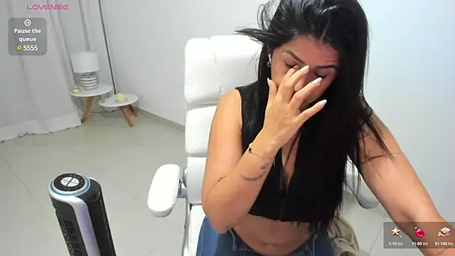 Snapshot of renata_t_ chatting on March 2025 12:44:01 AM renata t online show from March 2025 12:44:01 AM