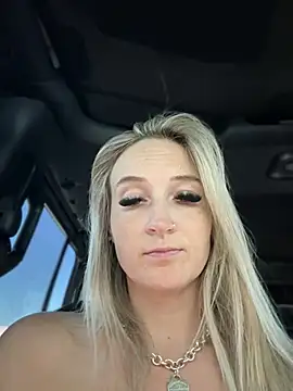 Snapshot of _Rapunzel_ chatting on February 2025 11:59:02 PM Rapunzel online show from February 2025 11:59:02 PM