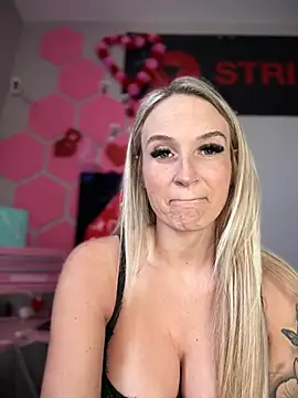 Snapshot of _Rapunzel_ chatting on February 2025 09:04:01 PM Rapunzel online show from February 2025 09:04:01 PM