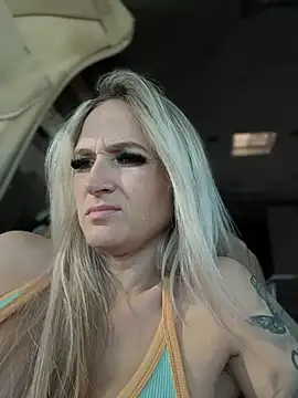 Snapshot of _Rapunzel_ chatting on February 2025 11:15:02 PM Rapunzel online show from February 2025 11:15:02 PM