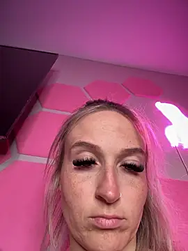 Snapshot of _Rapunzel_ chatting on March 2025 05:24:02 AM Rapunzel online show from March 2025 05:24:02 AM