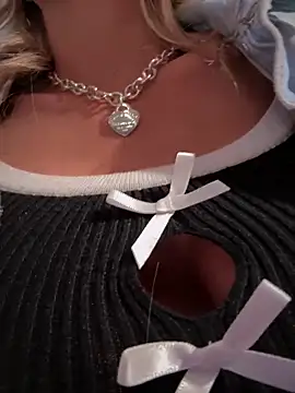 Snapshot of _Rapunzel_ chatting on March 2025 12:00:01 AM Rapunzel online show from March 2025 12:00:01 AM