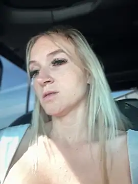 Snapshot of _Rapunzel_ chatting on September 2025 09:05:02 PM Rapunzel online show from September 2025 09:05:02 PM