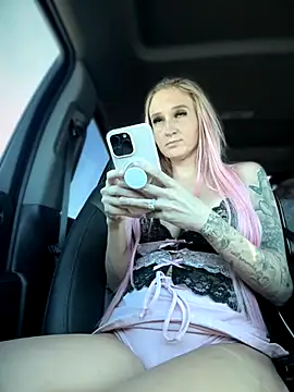 Snapshot of _Rapunzel_ chatting on October 2025 09:37:02 PM Rapunzel online show from October 2025 09:37:02 PM