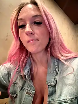 Snapshot of _Rapunzel_ chatting on January 2026 09:18:01 PM Rapunzel online show from January 2026 09:18:01 PM