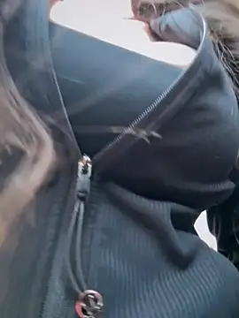 Snapshot of _Rapunzel_ chatting on February 2026 09:35:01 PM Rapunzel online show from February 2026 09:35:01 PM