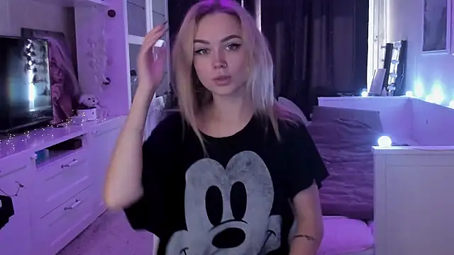 MaryDreaminess online show from September 2025 12:16:01 PM